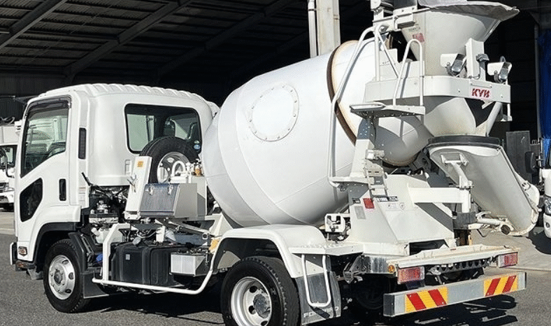 
								ISUZU  Forward   2022 full									