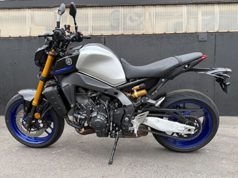 YAMAHA  MT-09  2022