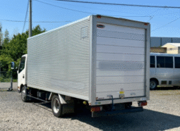 Hino Dutro 2015