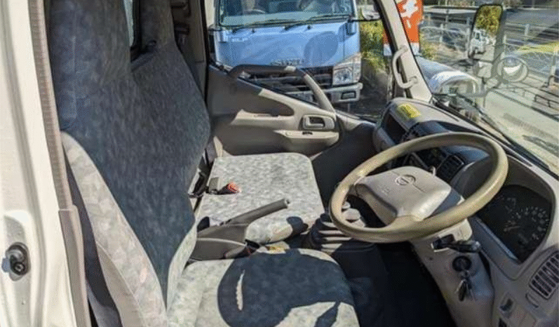 
								Hino Dutro 2011 full									