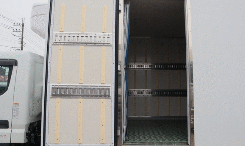 
								MITSUBISHI Canter 2021 full									