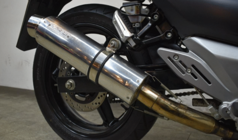 
								SUZUKI  GSR250  2012 full									