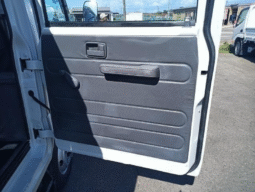 
										ISUZU  Elf  2011 full									