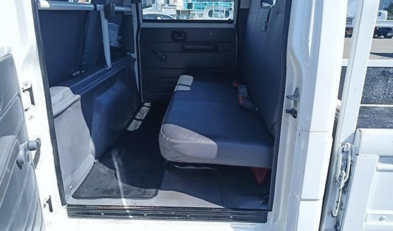 
								ISUZU  Elf  2011 full									